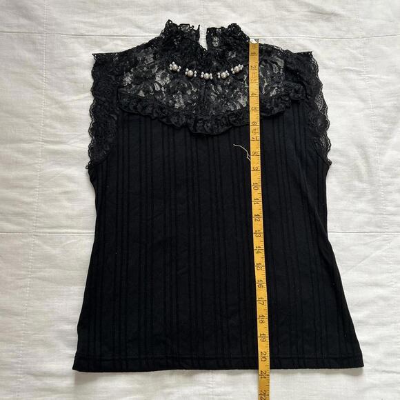 Axes Femme Black lace detail sleeveless top with pearl details Size medium - Picture 7 of 8